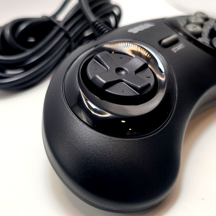 Sega Genesis Wired Controller (Black) - Retro-Bit®