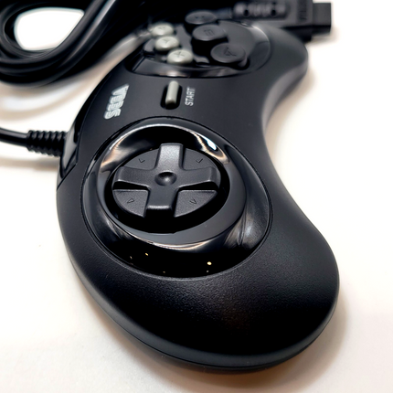 Sega Genesis Wired Controller (Black) - Retro-Bit®