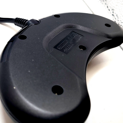Sega Genesis Wired Controller (Black) - Retro-Bit®