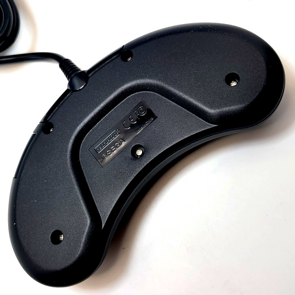 Sega Genesis Wired Controller (Black) - Retro-Bit®