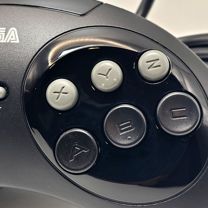 Sega Genesis Wired Controller (Black) - Retro-Bit®