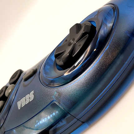 Sega Genesis Wired Controller (Clear Blue) - Retro-Bit®